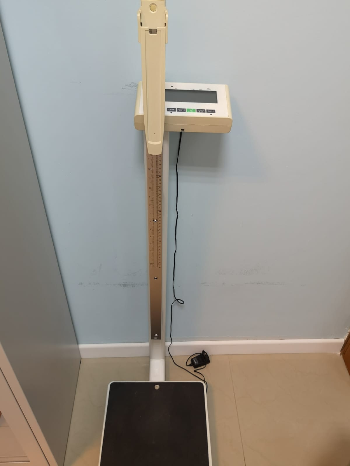 Sprzedam wagę medyczną ze wzrostomierzem Charder