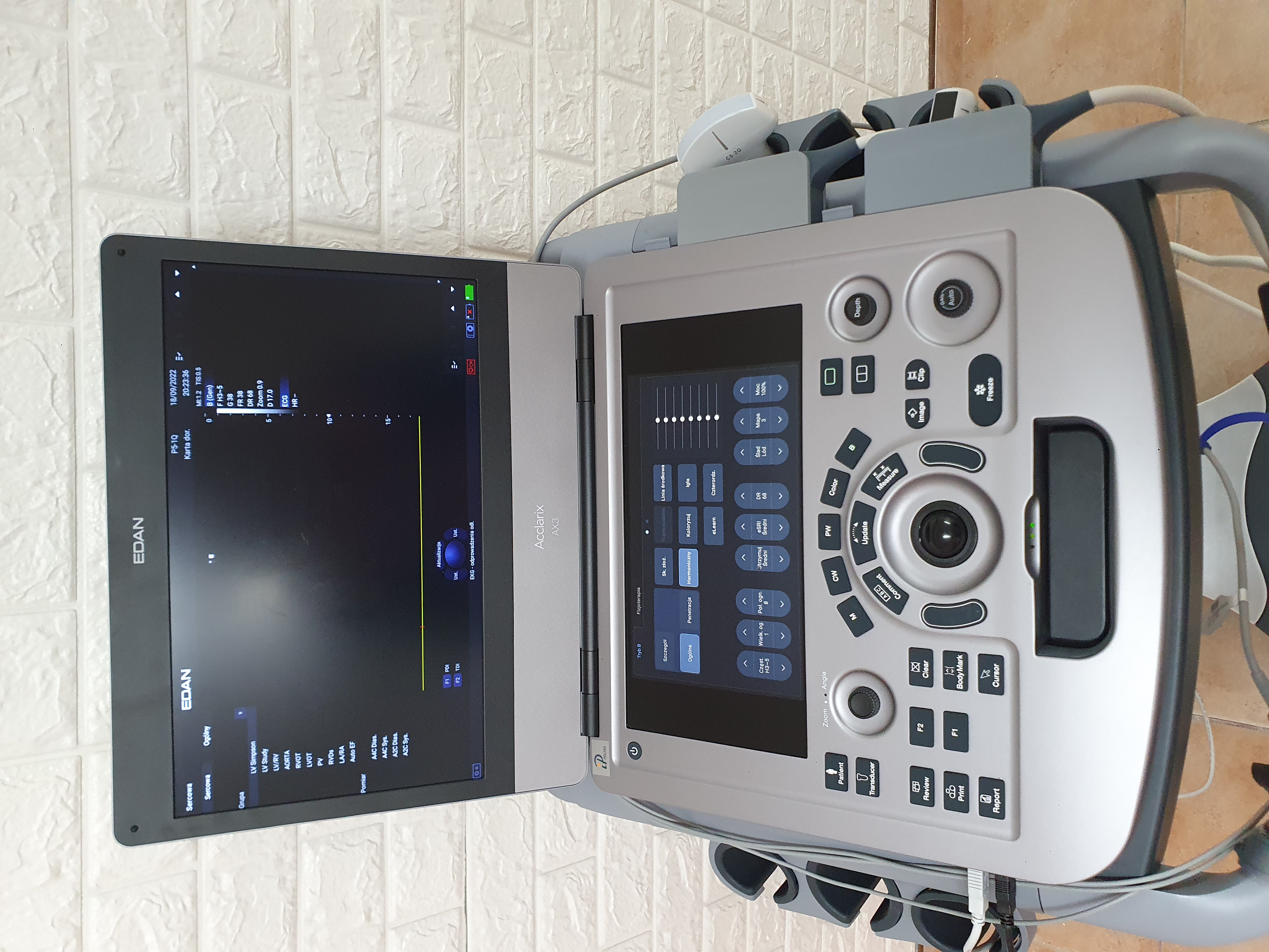 Aparat USG Edan Acclarix AX3, 2 głowice (kardio, convex), stolik