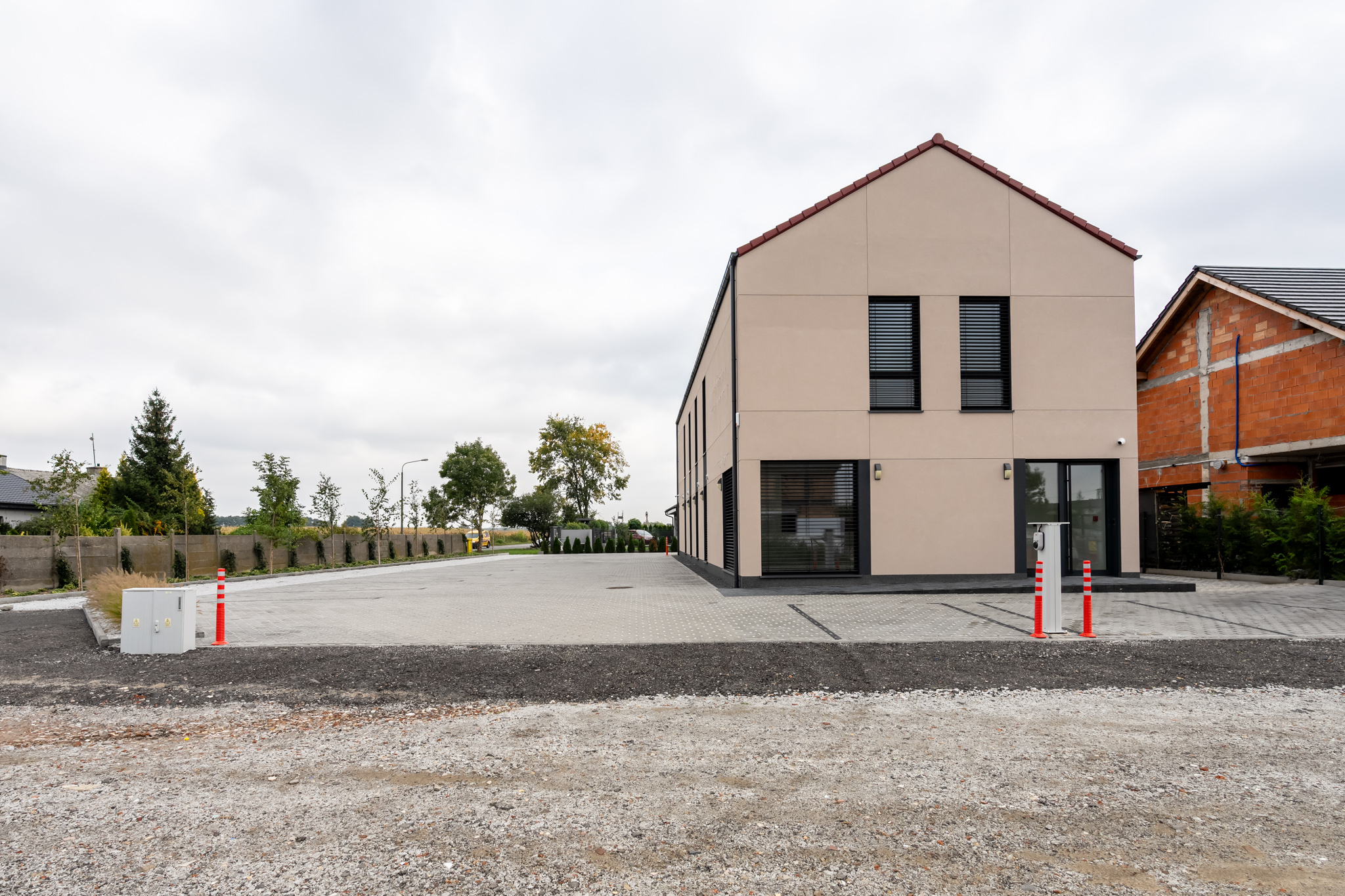 Na wynajem nowy budynek - przygotowany pod klinikę stomatologiczną Poznań