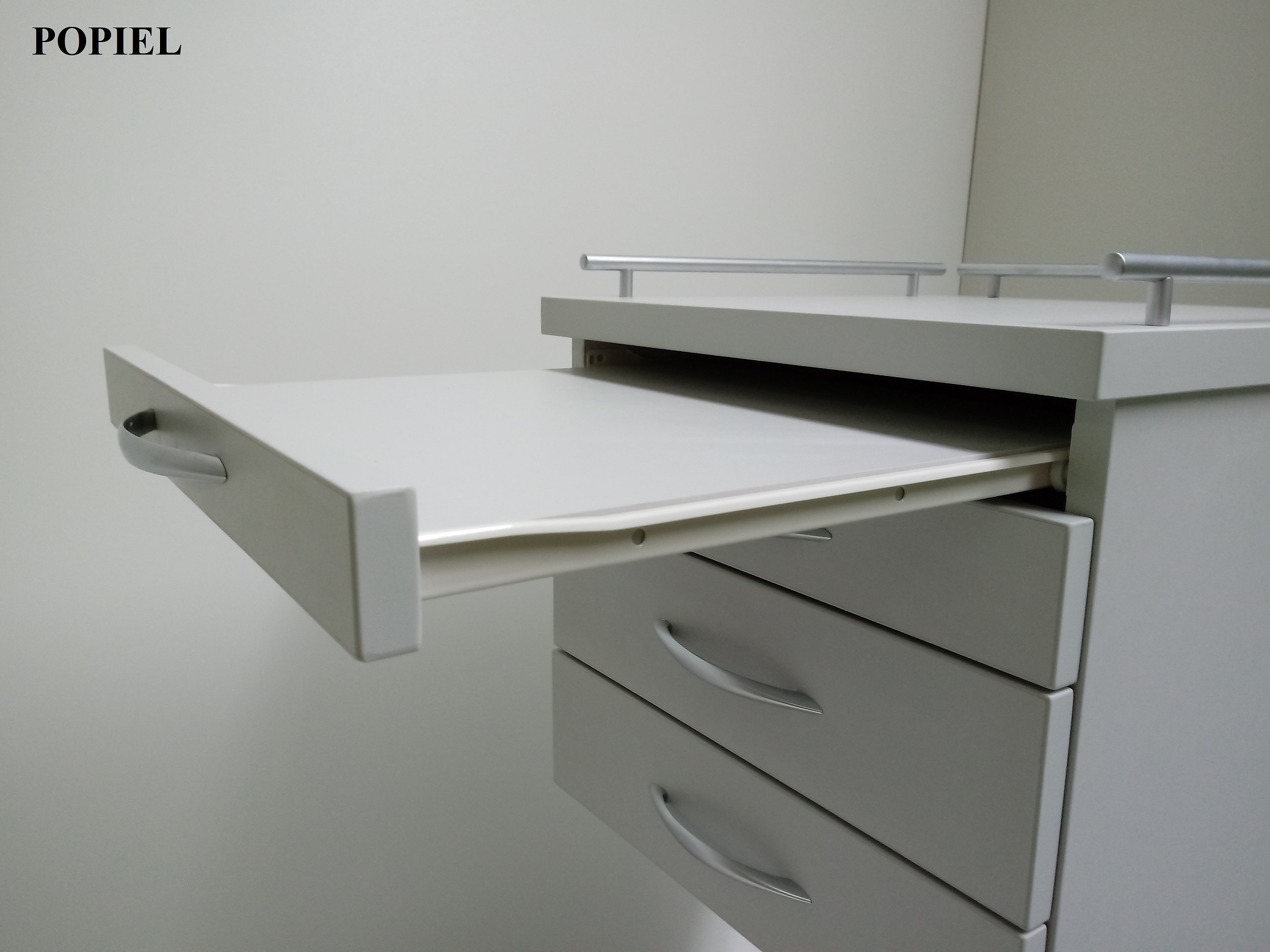 Sprzedam asystor stomatologiczny