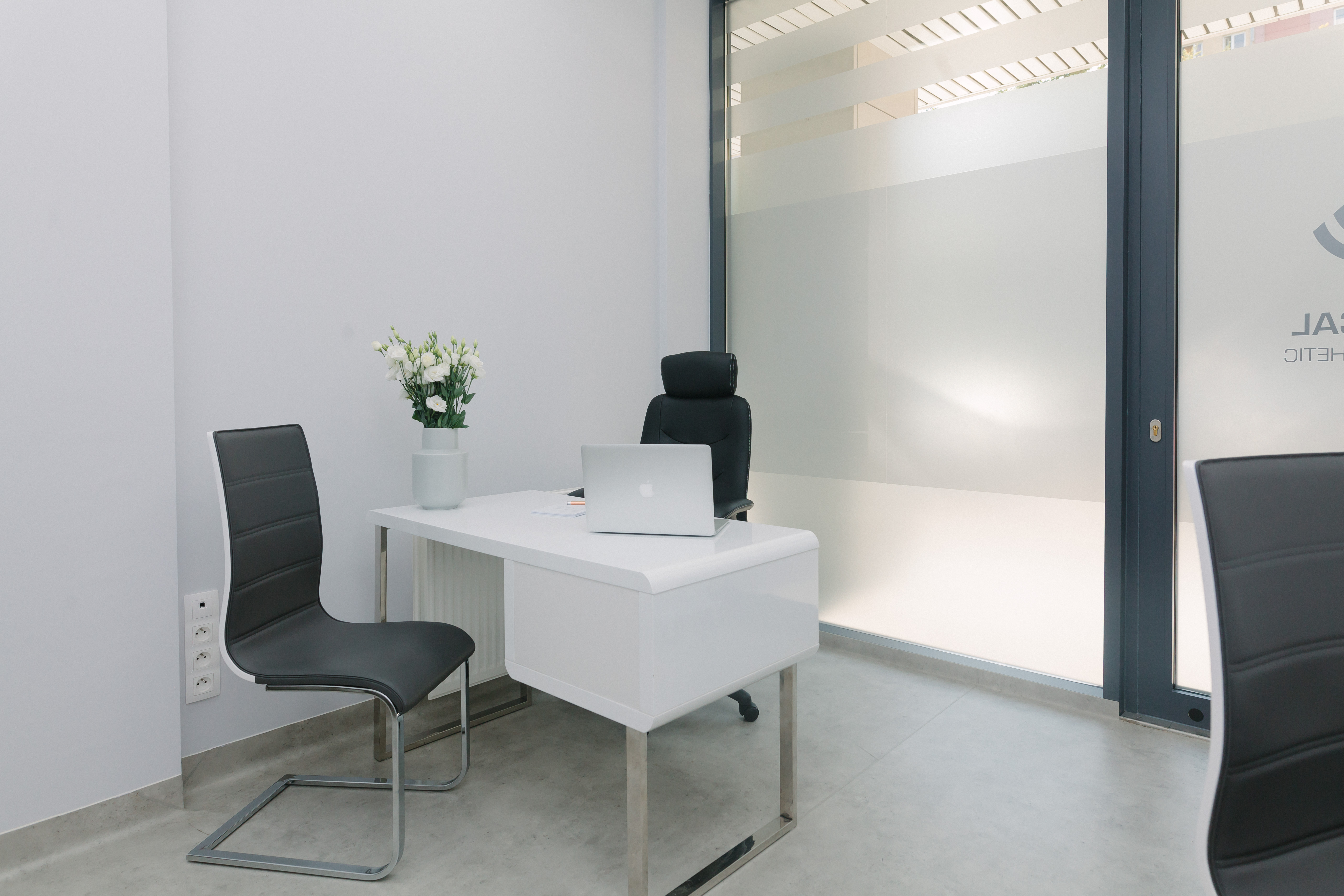 Sale zabiegowe, blok operacyjny i gabinety do wynajęcia